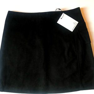 Black suede cargo skirt w/ pocket by John + Jenn. New w/ tags. Size S/P